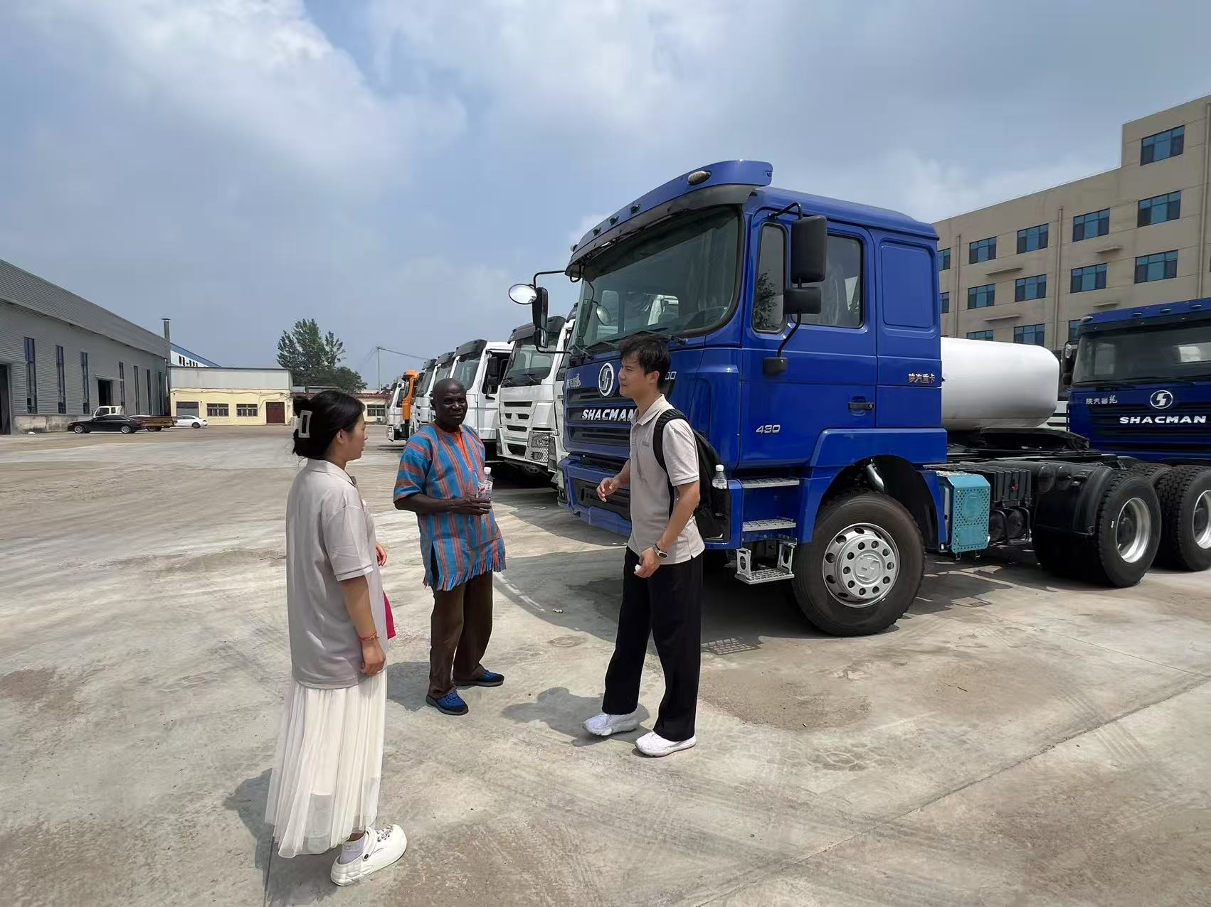 국경 간 협력: 수단 고객이 Luyi 공장을 방문하여 성공적으로 계약을 체결했습니다.