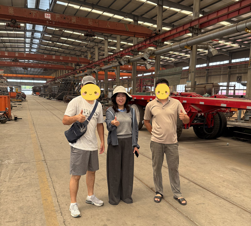 카자흐 고객사 루이공장 현장방문 및 플랫베드 세미트레일러 계약 체결