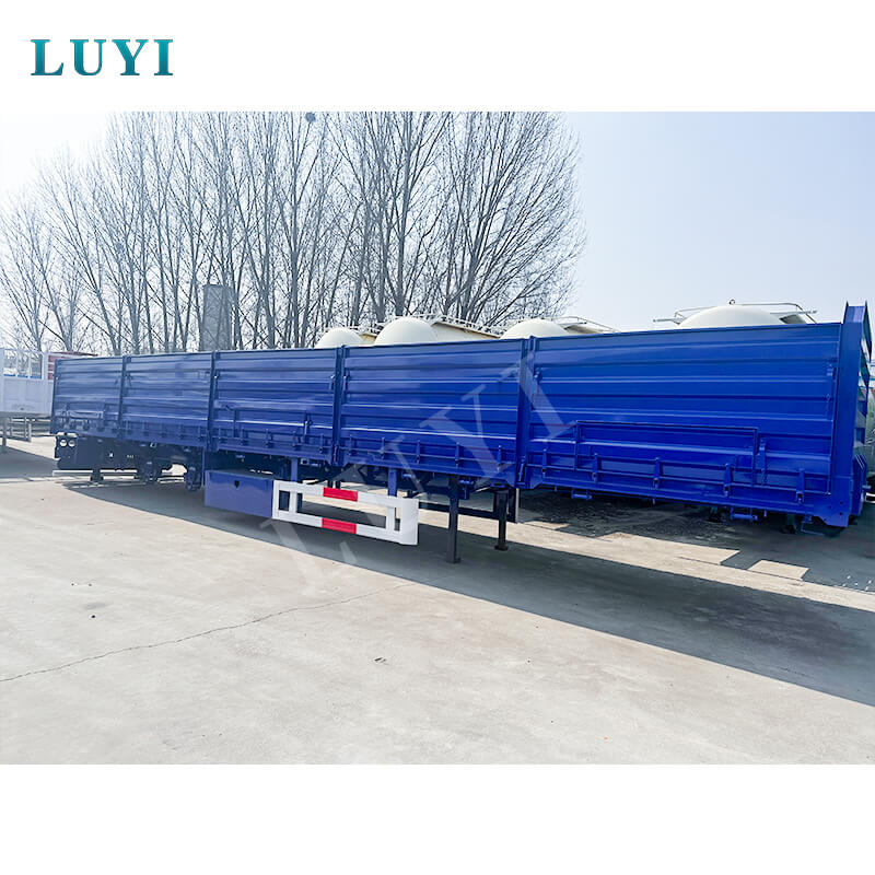 Luyi 3축 분리형 측면 패널 세미 트레일러가 잠비아에 성공적으로 배송되어 중국-아프리카 물류 협력이 심화되었습니다.