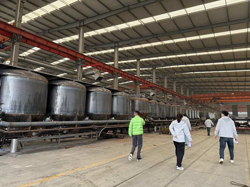 에티오피아 대표단, 3만리터 석유탱크 세미트레일러 점검 및 협력사항 협의