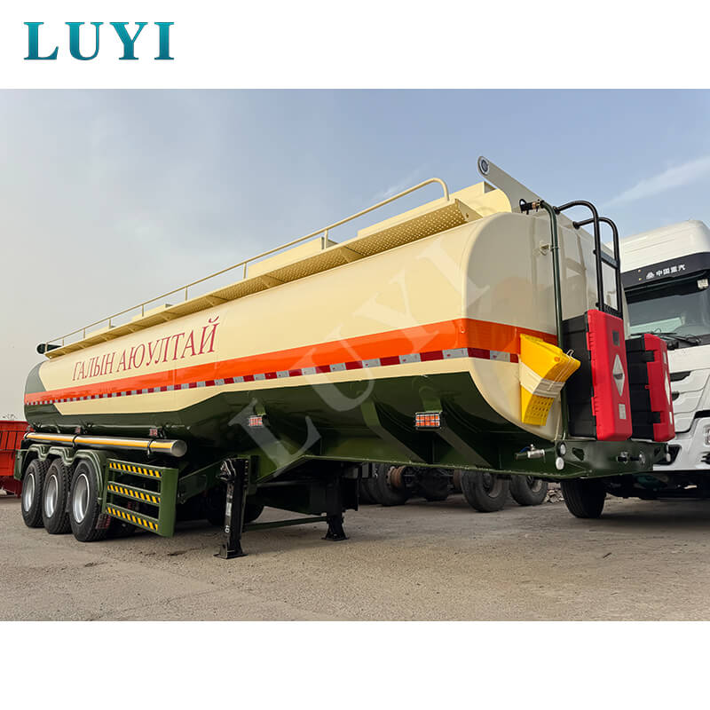 에너지 운송의 안전 라인을 강화하기 위해 모리타니아로 배송된 맞춤형 3축 오일 탱크 세미트레일러