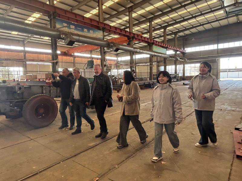 아르메니아 고객이 Luyi를 방문합니다! 해외시장의 새로운 청사진을 함께 열어가겠습니다.