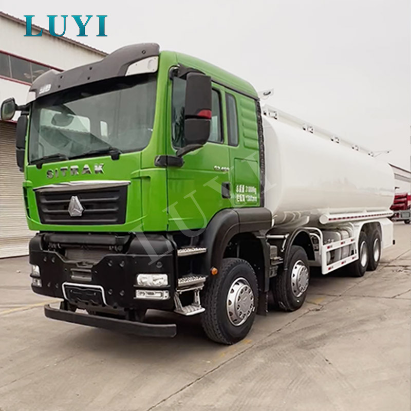 디젤, 가솔린 및 이동식 급유 프로젝트를 위한 Sinotruk SITRAK 8×4 30000L 연료 유조 트럭 구매 가이드
