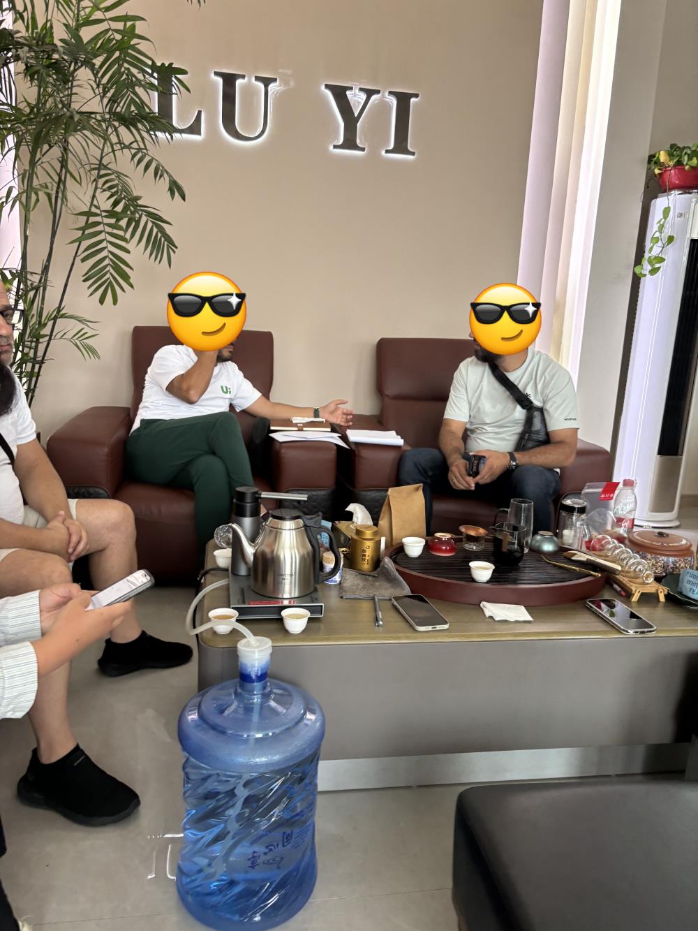 공장 방문부터 차량 확장까지: LUYI가 사우디아라비아 시멘트 탱커 세미트레일러 주문을 수주한 방법