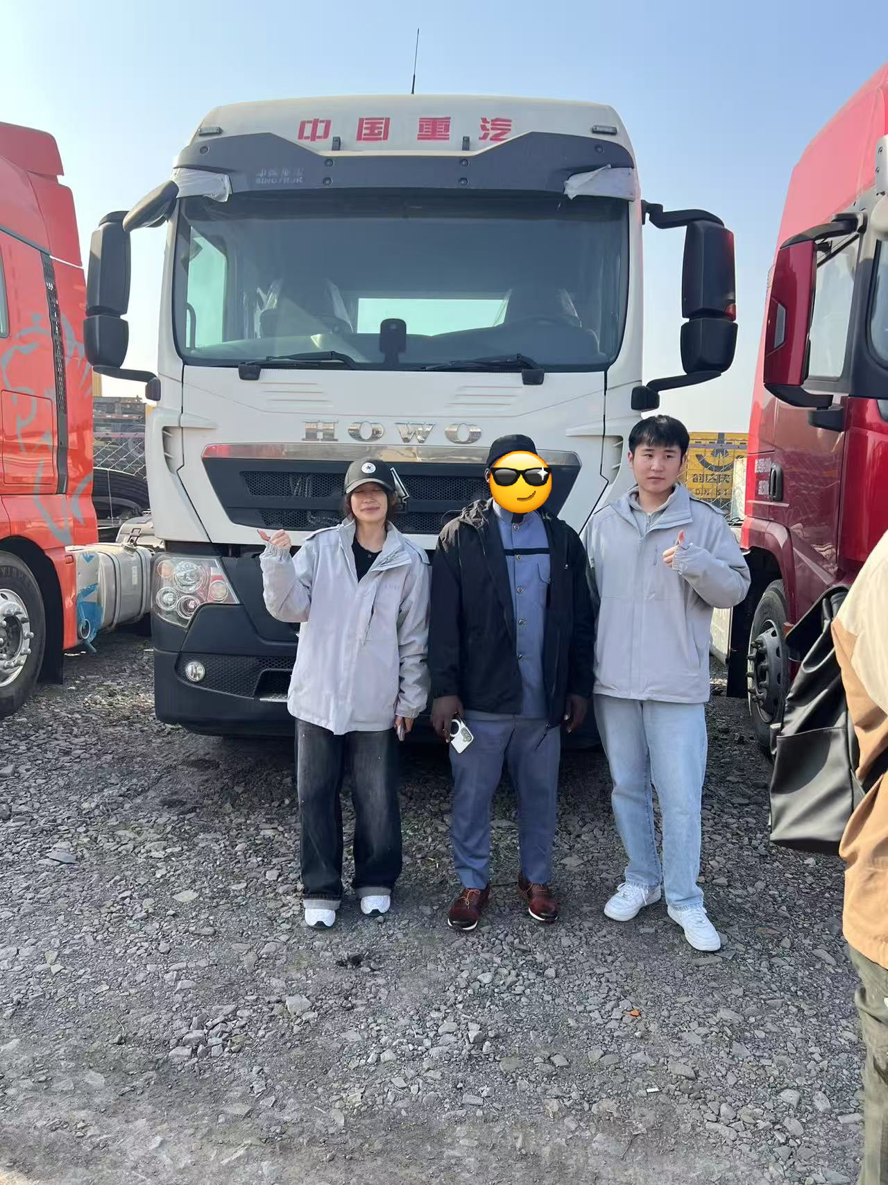 LUYI가 케냐 고객이 엔지니어링 및 장거리 운송을 위해 HOWO 대형 트럭 2대를 배치하도록 도운 방법