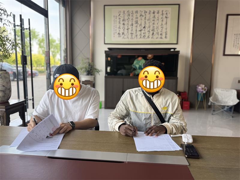 LUYI가 공장 검사 및 맞춤형 엔지니어링을 통해 모잠비크 시멘트 탱커 주문을 획득한 방법