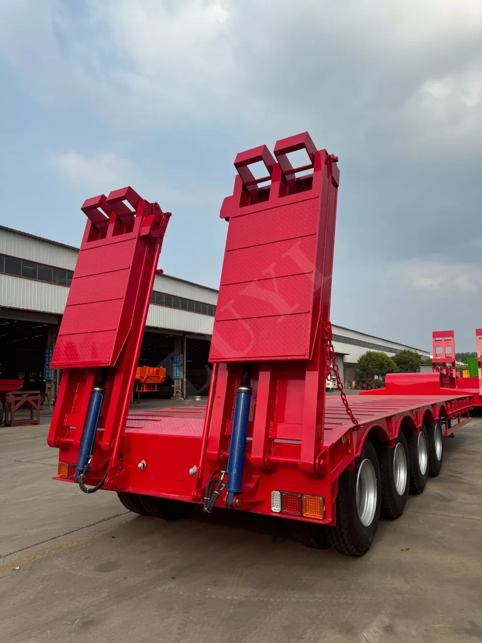 Four-Axle Flatbed Semi-Trailer
