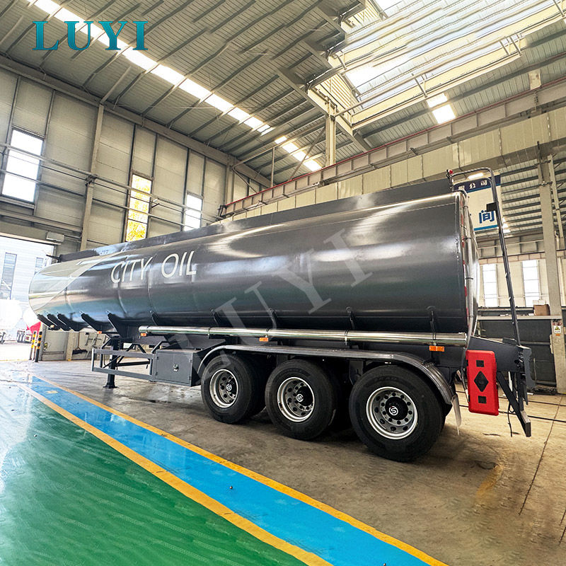 LUYI 40,000L 연료 탱커: 타협할 수 없는 안전성과 효율성을 위해 설계되었습니다.