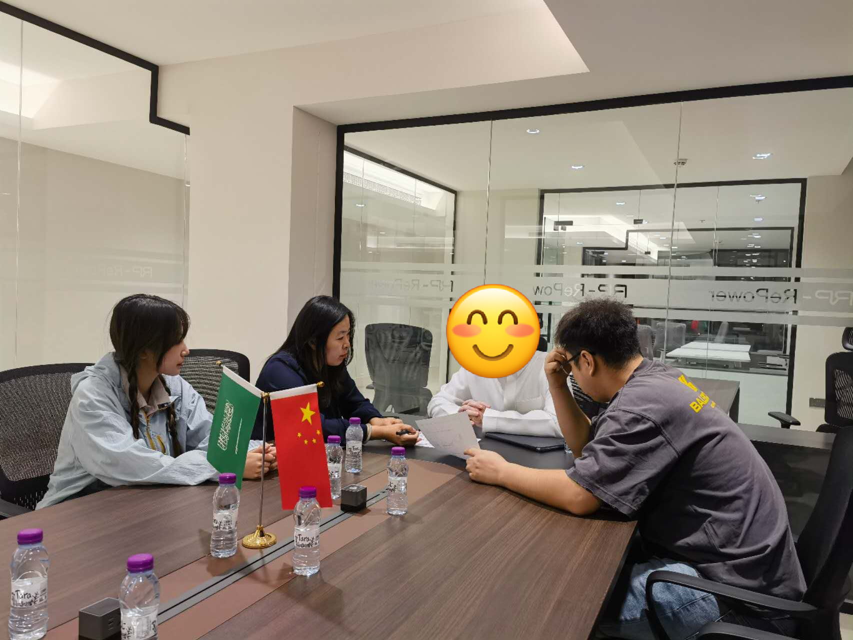 성공적인 협력: 사우디 물류회사, Luyi Auto에서 3축 벌크 탱크 트레일러 2대 주문 성공적인 협력: 사우디 물류회사, Luyi Auto에서 3축 벌크 탱크 트레일러 2대 주문